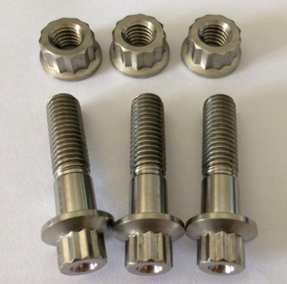 Natuurlijke afwerking GR5-kwaliteit Titaniumbout M8 x1.25x 32MM 12-punts flensbout voor chemische installaties