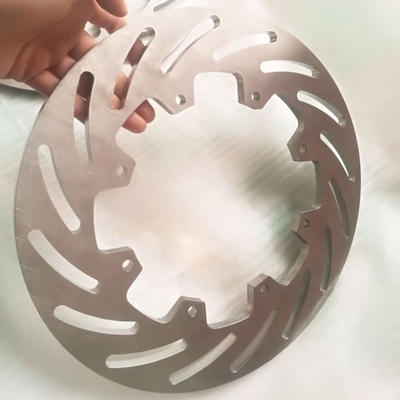 Universal Precision Engineering 12 inch Titanium Slotted Rear Inboard Brake Rotor voor Sprint Car Performance