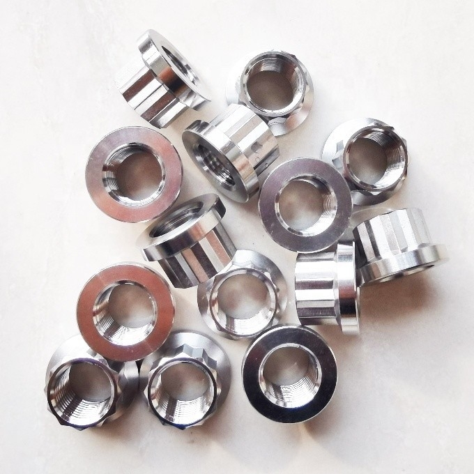 Universale moeren 1/2-20 draad 12 punt 9/16 Steekgrootte Titanium GR5 6AL-4V Jaar Universaal doel voor vervanging/reparatie 6AL-4V